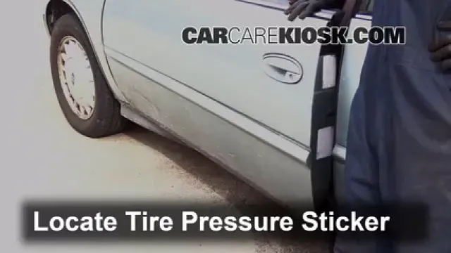 1995 Buick Riviera 3.8L V6 Pneus et roues Vérifier la pression des pneus